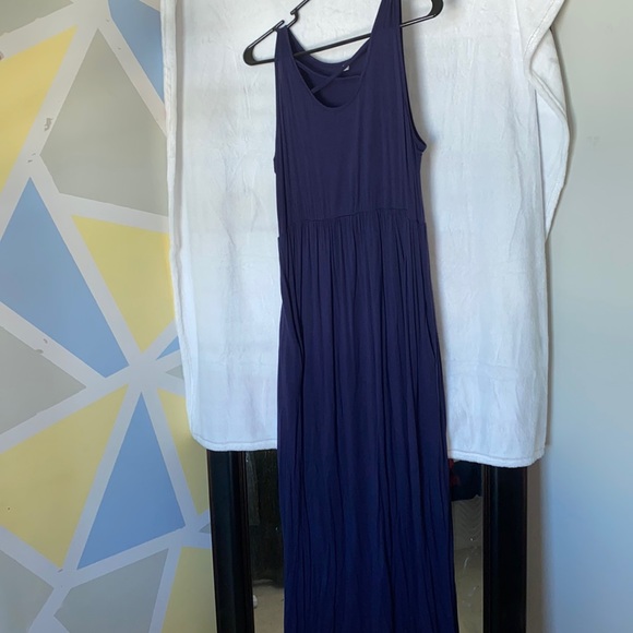 Dresses & Skirts - NWOT NAVY BLUE LONG DRESS